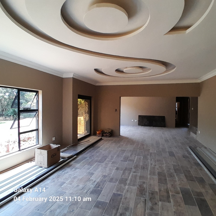 5 Bedroom Property for Sale in Buffelspoort Eco Estate North West